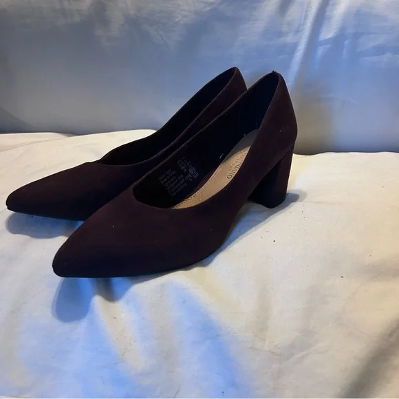 Christian Siriano Burgundy Block Heel Pumps Size 9.5 Office Evening Faux Suede - Picture 2 of 8